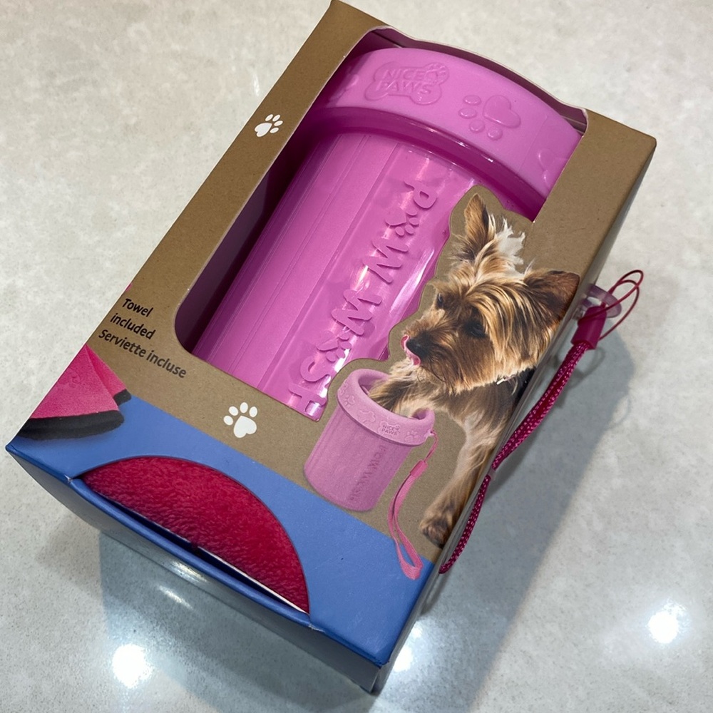 New Nice Paws Paw Washer w/Towel with tags in box pink ⭐️⭐️⭐️⭐️ - Picture 3 of 14